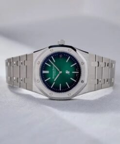 Alternative view of Audemars Piguet Royal Oak Quart