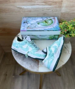 Alternative view of Nikee Dunk Low Year Of Snake